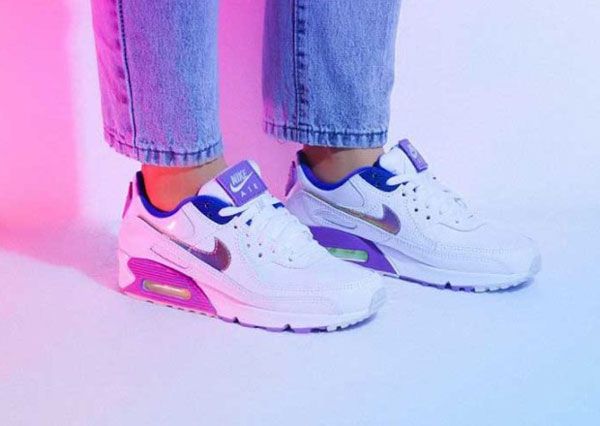 Top 15 đôi giày Nike nữ hàng hiệu màu trắng của Mỹ bán chạy