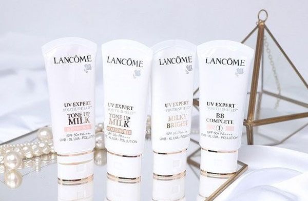 Review 9+ kem chống nắng đi biển bảo vệ da tối ưu được nhiều khách hàng yêu thích hiện nay