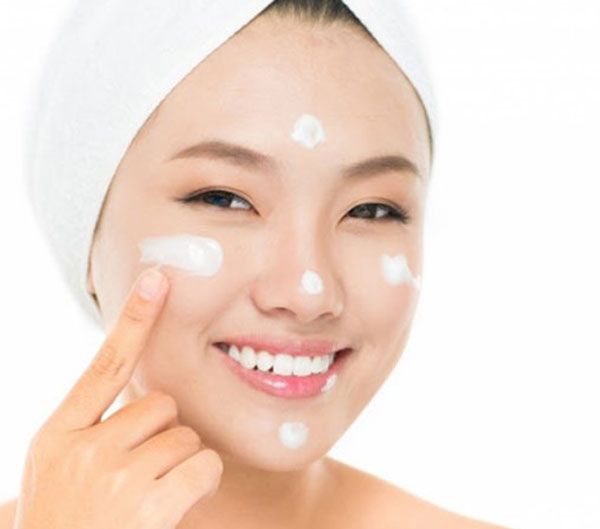 Review 6 kem hỗ trợ làm sạch mụn cho da khô chất lượng tốt mọi thời đại