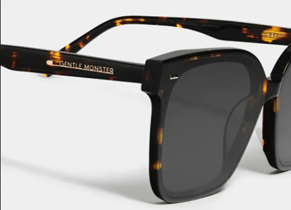 Top 13 kính mát Hàn Quốc đi biển bền đẹp mẫu trendy năm nay - 4