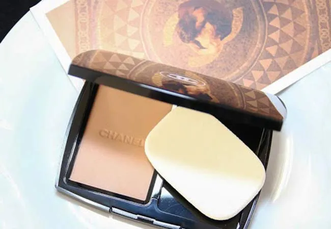 Da dầu mụn có nên dùng phấn phủ? Top 7 phấn phủ kiềm dầu mịn đẹp được nhiều khách hàng yêu thích - 10