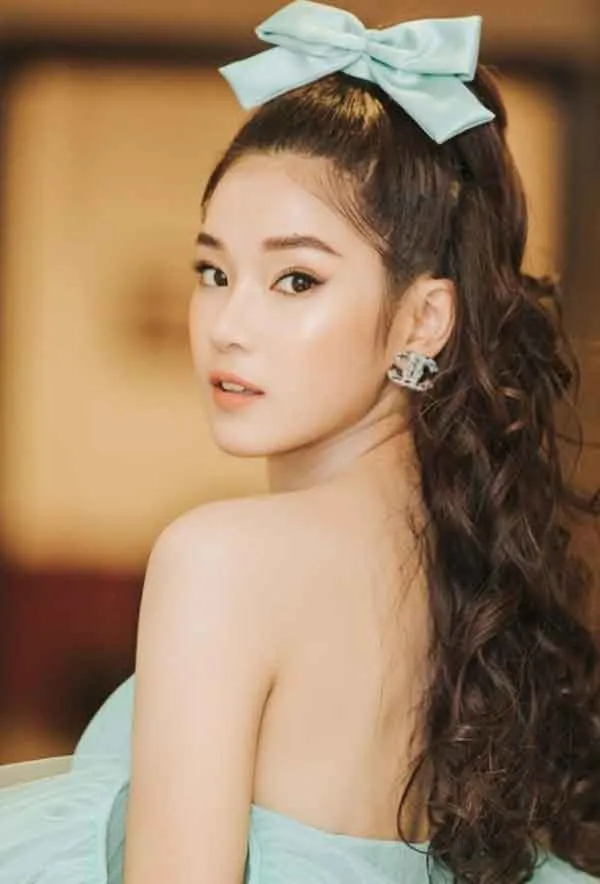 Cách phối đồ và chọn màu trang phục cho nữ da ngăm đen chuẩn fashion