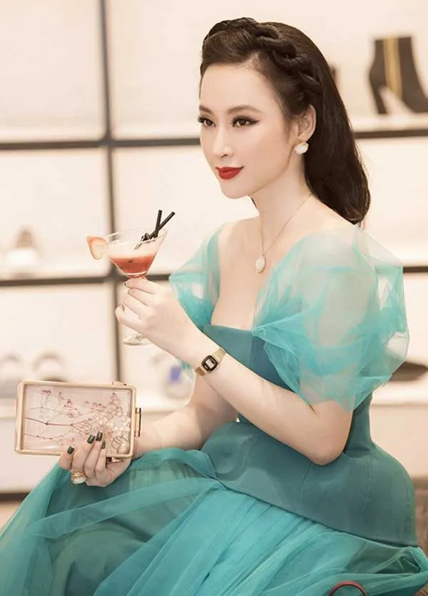 Cách kết hợp trang sức khi mặc đầm | Top 11+ phụ kiện đeo cổ vô cùng đẹp cho nàng