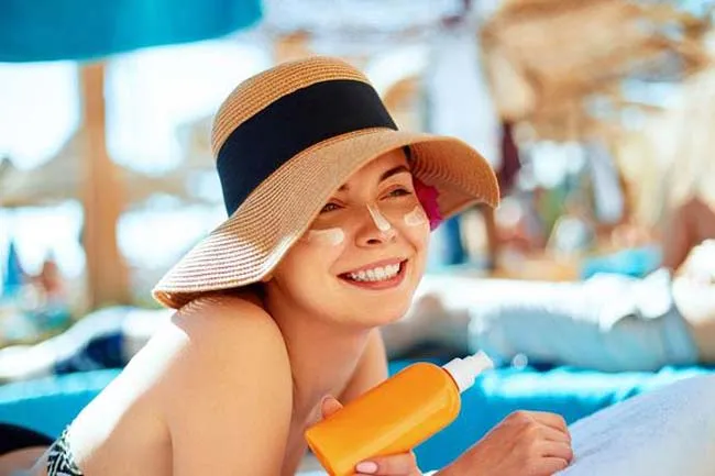 Top 10 loại kem chống nắng cho da hỗn hợp được nhiều khách hàng yêu thích