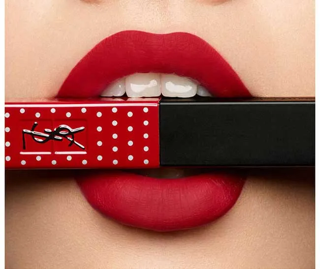 Son đỏ san hô hợp với màu da nào? Top 5 thỏi son màu đỏ san hô vô cùng đẹp
