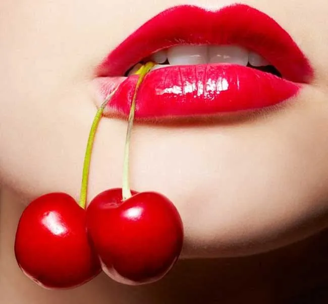 Son màu đỏ cherry hợp với da nào? Top 5 thỏi son đỏ cherry vô cùng đẹp giá tốt - 1