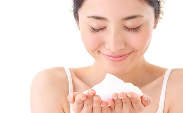 Top 5 sữa rửa mặt tẩy trang sạch sâu tiện lợi cho chuyến du lịch 30/4 - 1/5 - 3