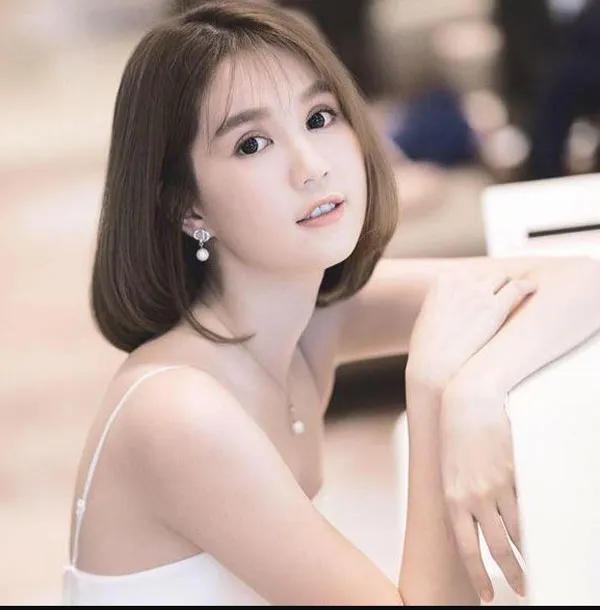 Tóc ngắn đeo khuyên tai gì? Gợi ý 21 khuyên tai cho nàng tóc ngắn vô cùng chất