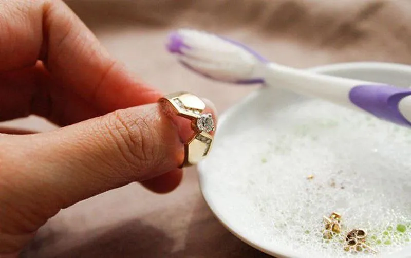 10 cách làm sạch sáng bóng đồ trang sức đơn giản tại nhà