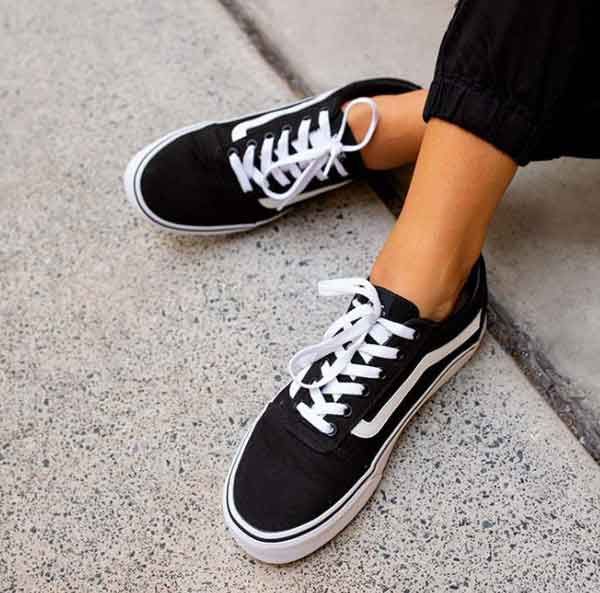 Tips 10+ cách phối đồ với giày Vans cực chất cho nam nữ năm 2025