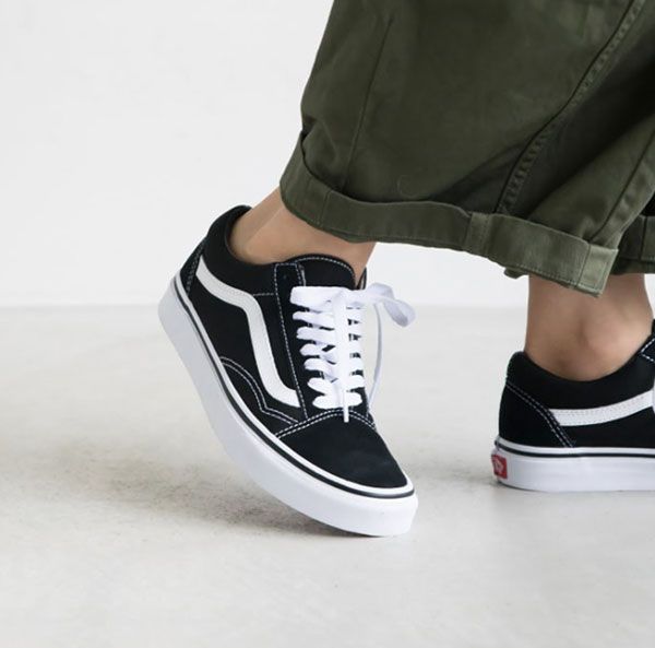 Tips 10+ cách phối đồ với giày Vans cực chất cho nam nữ năm 2025
