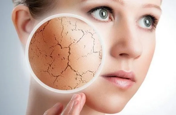 Da khô nên tẩy tế bào chết không? Review 3 kem/gel tẩy tế bào chết da khô nên dùng