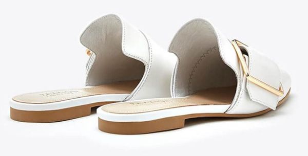 Sandal là gì? Top 6 đôi dép sandal bền đẹp cho nữ sinh giá dưới 2 triệu
