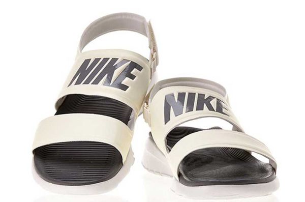 Sandal là gì? Top 6 đôi dép sandal bền đẹp cho nữ sinh giá dưới 2 triệu