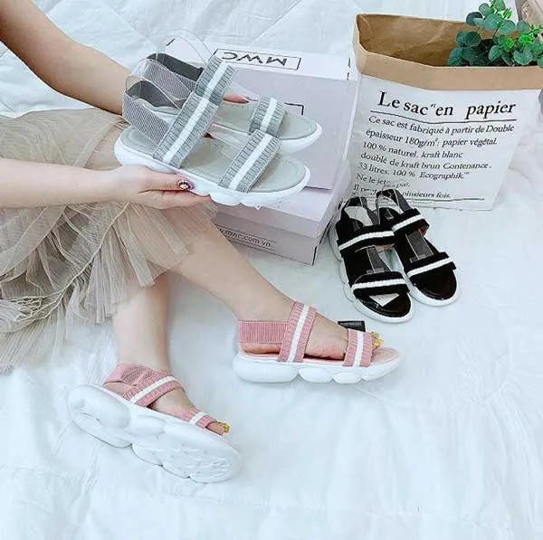 Sandal là gì? Top 6 đôi dép sandal bền đẹp cho nữ sinh giá dưới 2 triệu