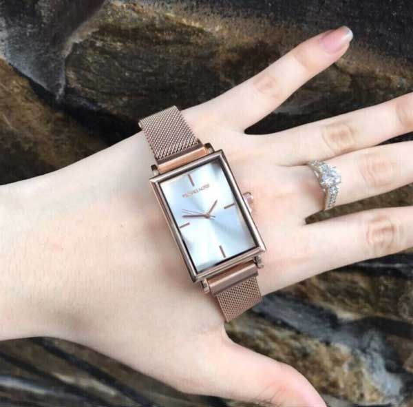 Top 9 mẫu đồng hồ nữ mặt vuông cao cấp giá tốt cho quý cô sành điệu - 3