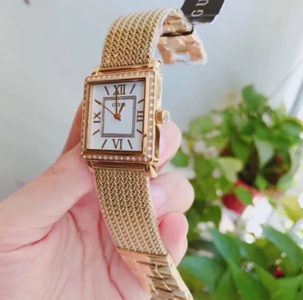 Top 9 mẫu đồng hồ nữ mặt vuông cao cấp giá tốt cho quý cô sành điệu - 9