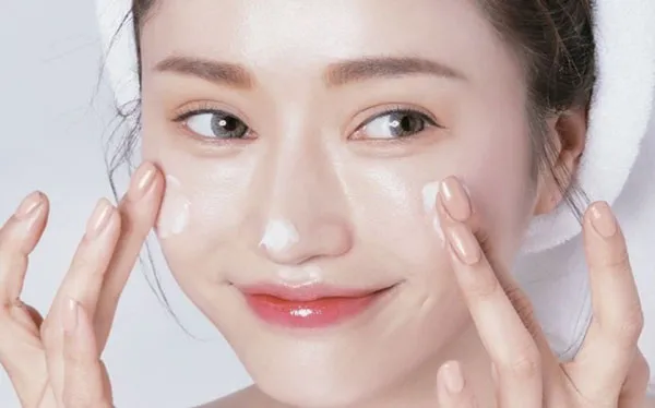 Hyaluronic Acid là gì? Hyaluronic Acid có tác dụng dụng gì trong làm đẹp?