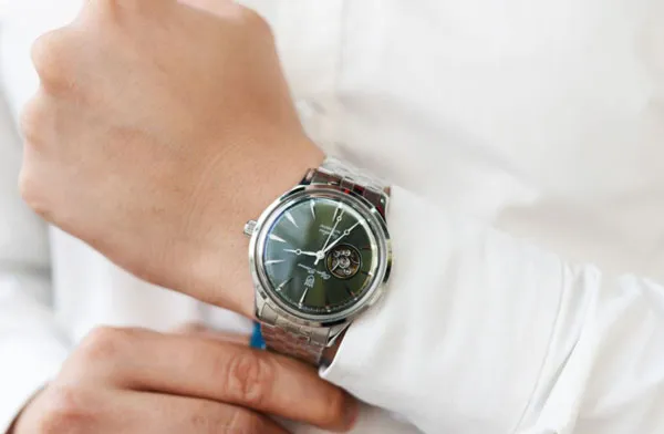 Mệnh hỏa nên đeo đồng hồ màu gì? Top 9 mẫu đồng hồ hút tài lộc cho nam mệnh Hỏa - 1