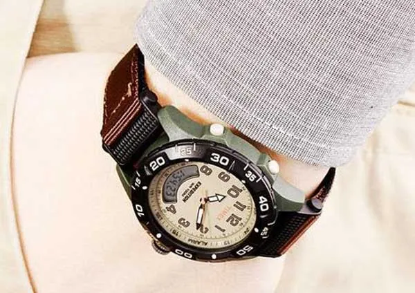 Mệnh hỏa nên đeo đồng hồ màu gì? Top 9 mẫu đồng hồ hút tài lộc cho nam mệnh Hỏa - 18