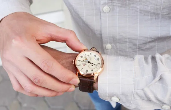 Mệnh hỏa nên đeo đồng hồ màu gì? Top 9 mẫu đồng hồ hút tài lộc cho nam mệnh Hỏa - 3