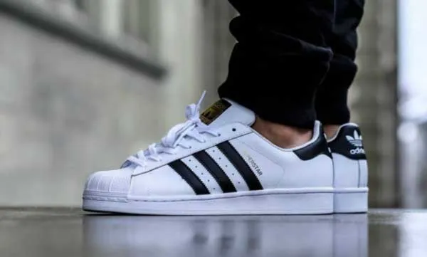 7 cách nhận biết giày Adidas thật giả bằng mắt thường và check mã code