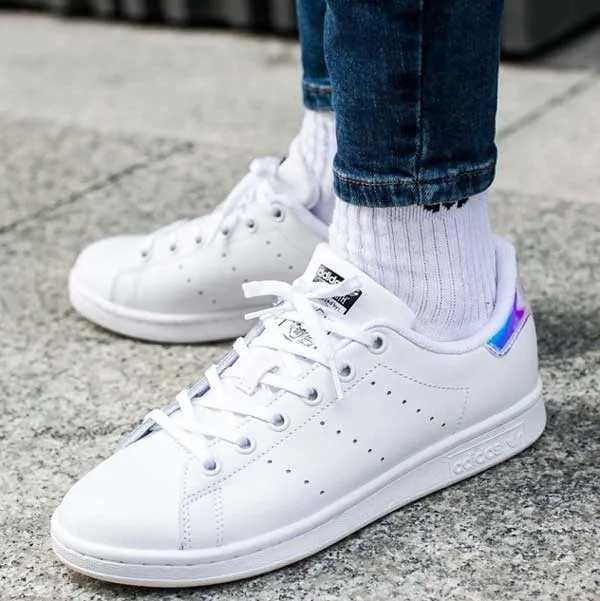 7 cách nhận biết giày Adidas thật giả bằng mắt thường và check mã code