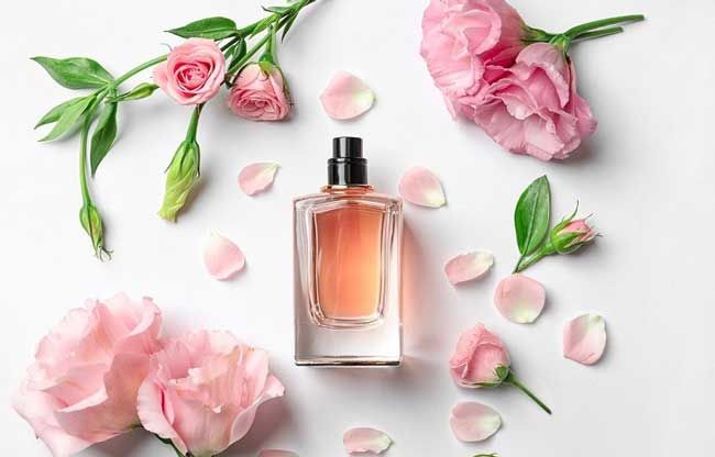 Top 11 chai nước hoa nhóm hương Oriental Floral hoa cỏ phương Đông rất thơm