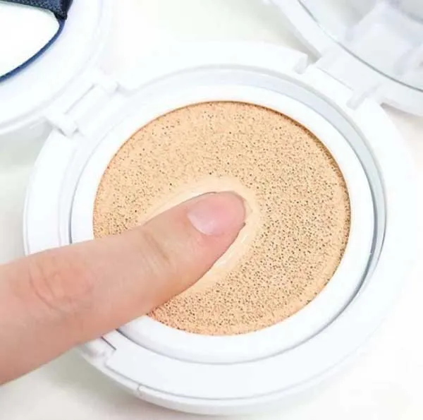 Phấn nước là gì? Review 11+ phấn nước cho da dầu mụn được nhiều khách hàng yêu thích hiện nay