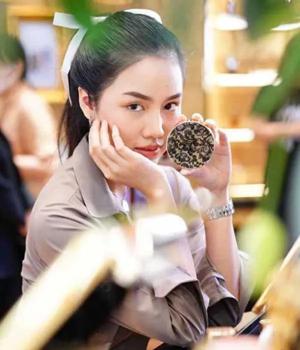 Phấn nước là gì? Review 11+ phấn nước cho da dầu mụn được nhiều khách hàng yêu thích hiện nay
