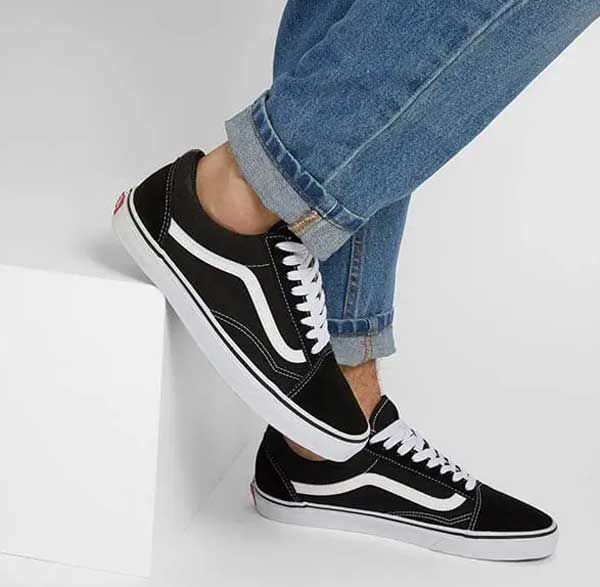 Tips 10+ cách phối đồ với giày Vans cực chất cho nam nữ năm 2025