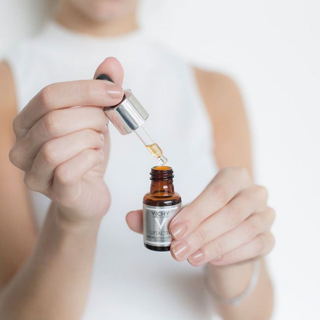Review 7 tinh chất serum Vichy dưỡng ẩm chống láo hóa cho da trắng mịn được nhiều khách hàng yêu thích