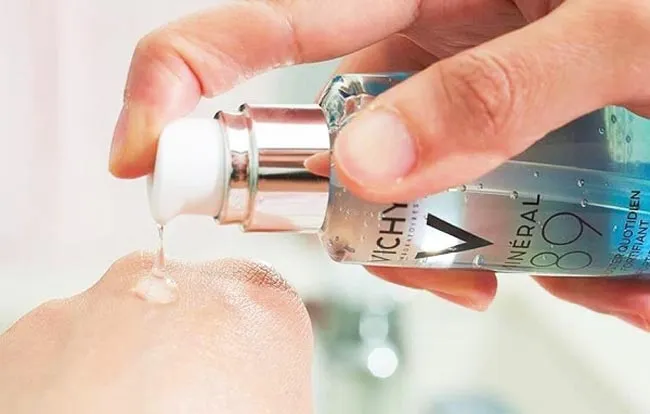 Review 7 tinh chất serum Vichy dưỡng ẩm chống láo hóa cho da trắng mịn được nhiều khách hàng yêu thích