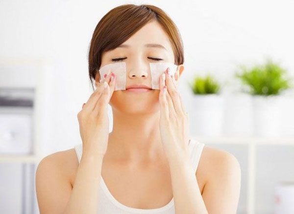 Da khô nên chọn tẩy trang dạng gì? Review 7 sản phẩm tẩy trang được nhiều khách hàng yêu thích cho da khô