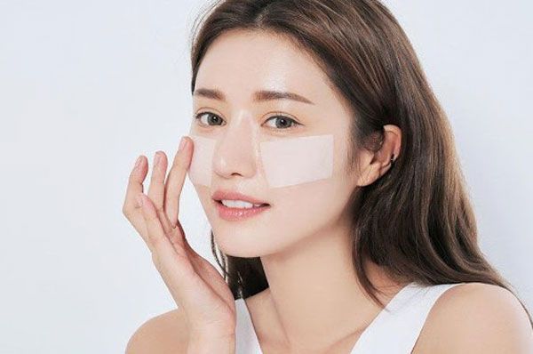 Da khô nên chọn tẩy trang dạng gì? Review 7 sản phẩm tẩy trang được nhiều khách hàng yêu thích cho da khô