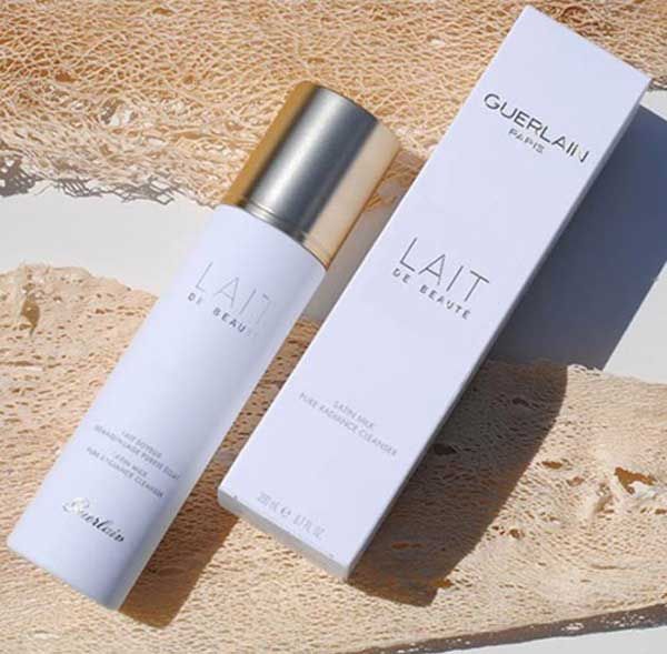 Da khô nên chọn tẩy trang dạng gì? Review 7 sản phẩm tẩy trang được nhiều khách hàng yêu thích cho da khô