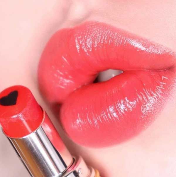 Review 8 cây son dưỡng môi có màu tự nhiên giúp môi căng mọng và quyến rũ