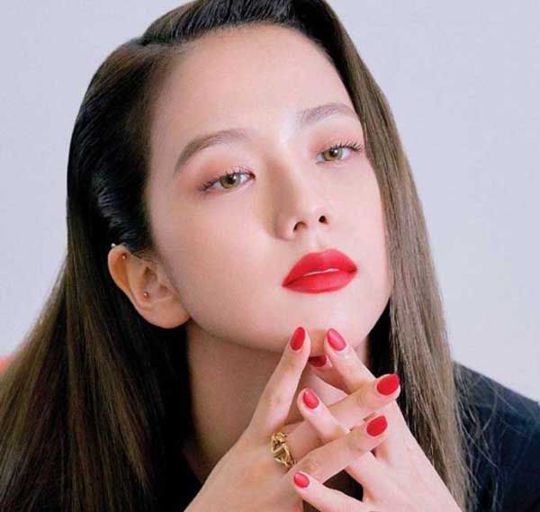 Review 8 cây son dưỡng môi có màu tự nhiên giúp môi căng mọng và quyến rũ