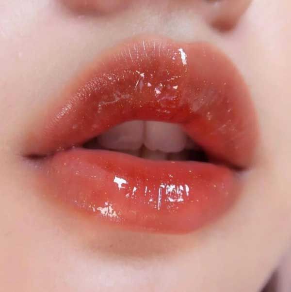 Review 8 cây son dưỡng môi có màu tự nhiên giúp môi căng mọng và quyến rũ