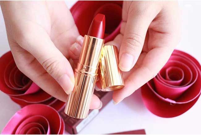 Son đỏ ruby hợp với da nào? Review 6 thỏi son màu đỏ ruby vô cùng đẹp - 9