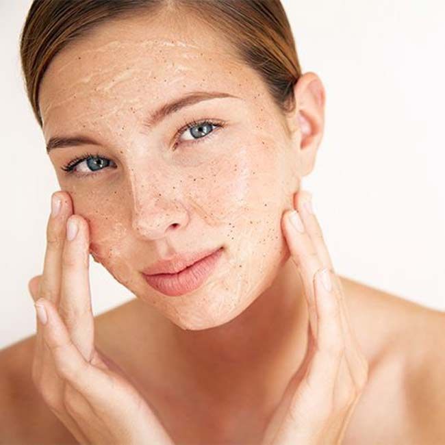 Tẩy tế bào chết vật lý là gì? Top 6 tẩy da chết vật lý tốt cho da dầu mụn nhạy cảm