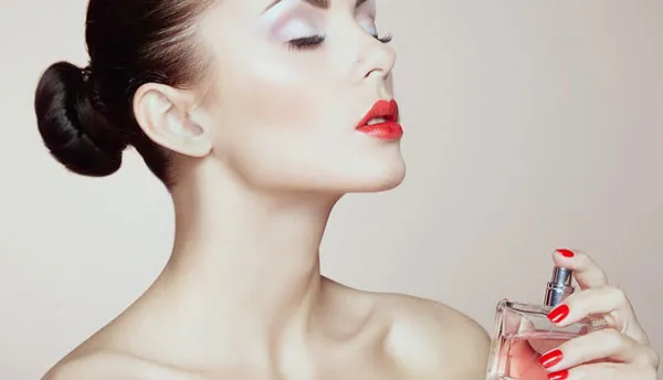 7+ vị trí xịt nước hoa trên cơ thể giúp lưu hương quyến rũ suốt cả ngày