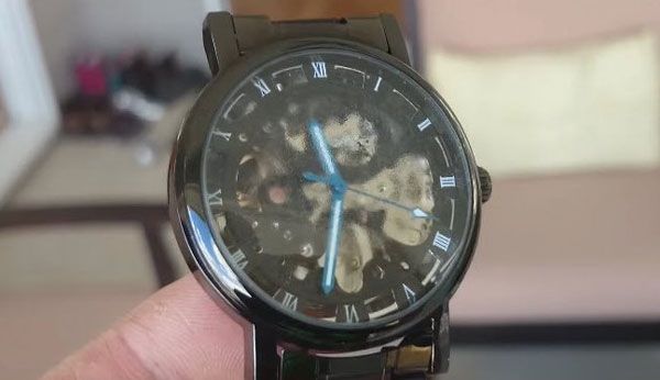 5 cách xử lý đồng hồ bị thấm nước đúng chuẩn và tốc độ vượt trội tại nhà - 1