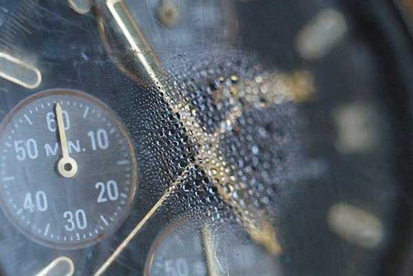 5 cách xử lý đồng hồ bị thấm nước đúng chuẩn và tốc độ vượt trội tại nhà - 2