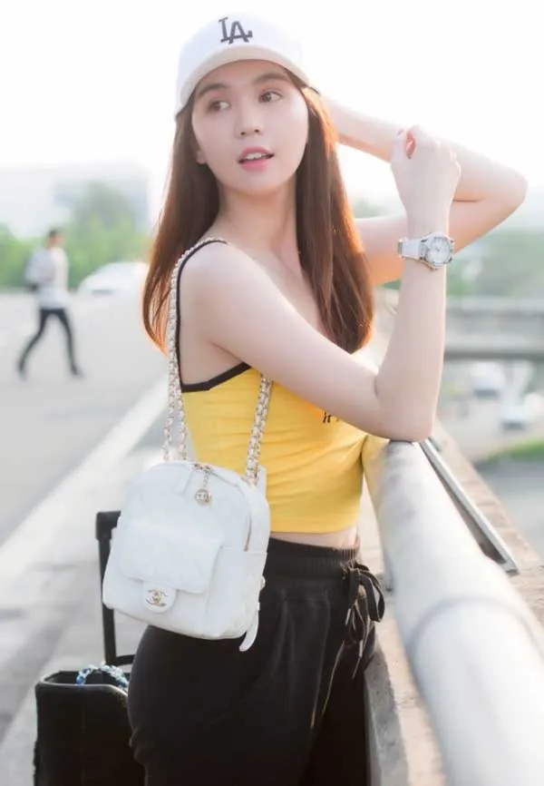 Top 13+ cách phối đồ với balo cho nam và nữ cực chất ai cũng cần biết