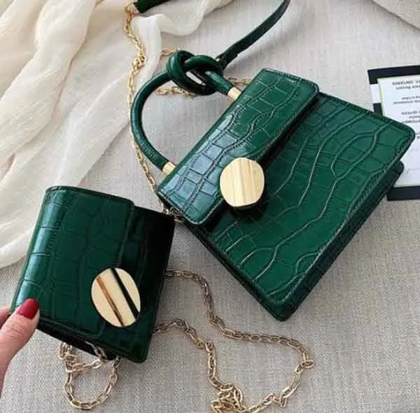 Gợi ý 11+ cách phối đồ với túi đeo chéo nam - nữ độc đáo và rất thời trang