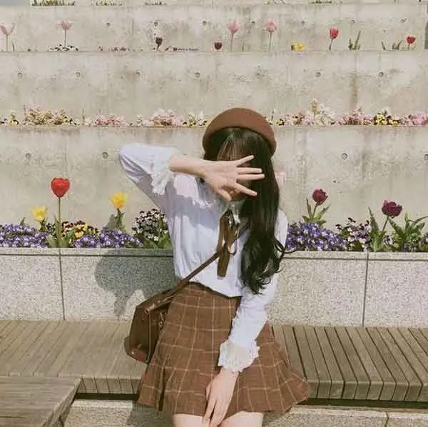 Gợi ý 11+ cách phối đồ với túi đeo chéo nam - nữ độc đáo và rất thời trang