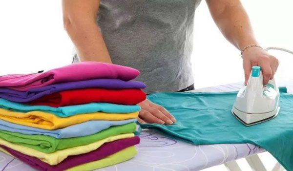 Hướng dẫn cách ủi áo thun nhanh hết nhăn bảo vệ áo được nhiều khách hàng yêu thích