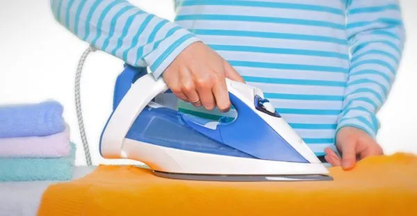 Hướng dẫn cách ủi áo thun nhanh hết nhăn bảo vệ áo được nhiều khách hàng yêu thích