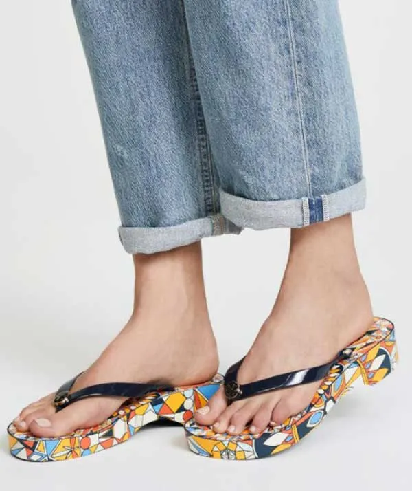 Top 11 đôi dép xỏ ngón hàng hiệu đi êm chân được yêu rất thích - 2